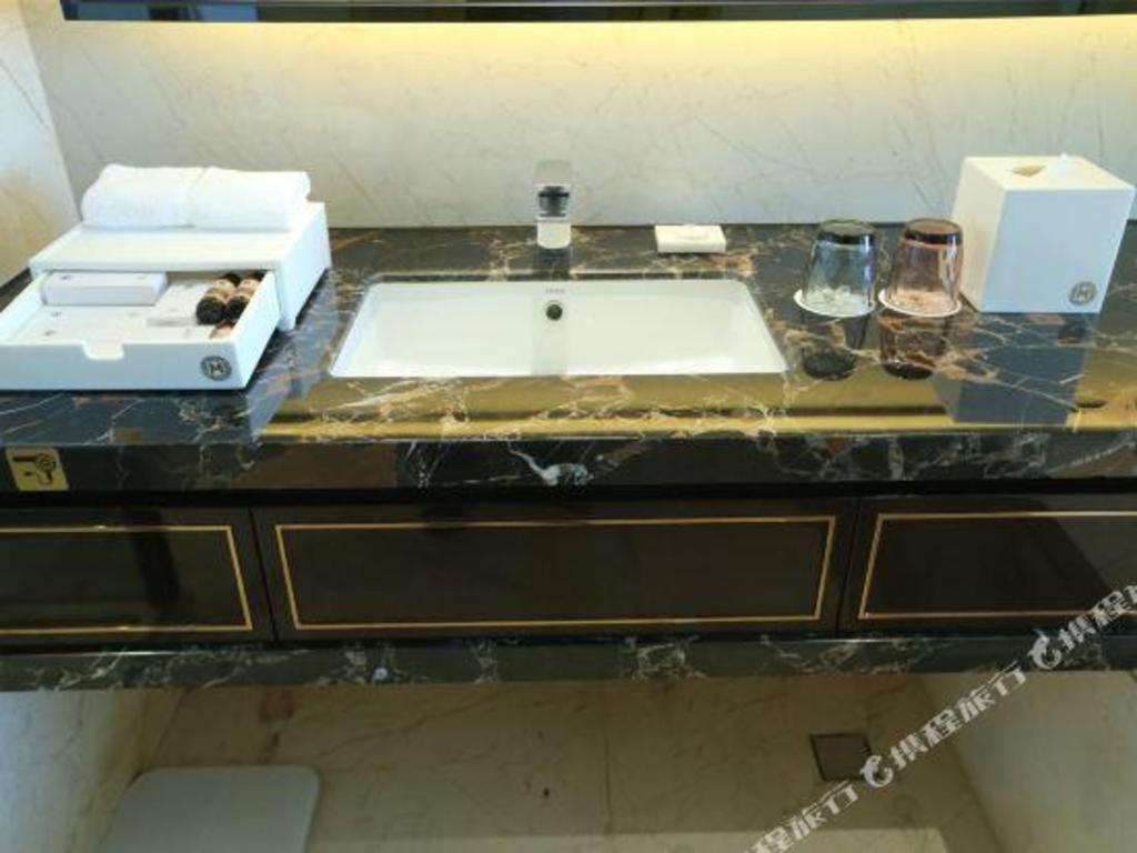 Ming Du Lakeside Hotel Nanning Zewnętrze zdjęcie